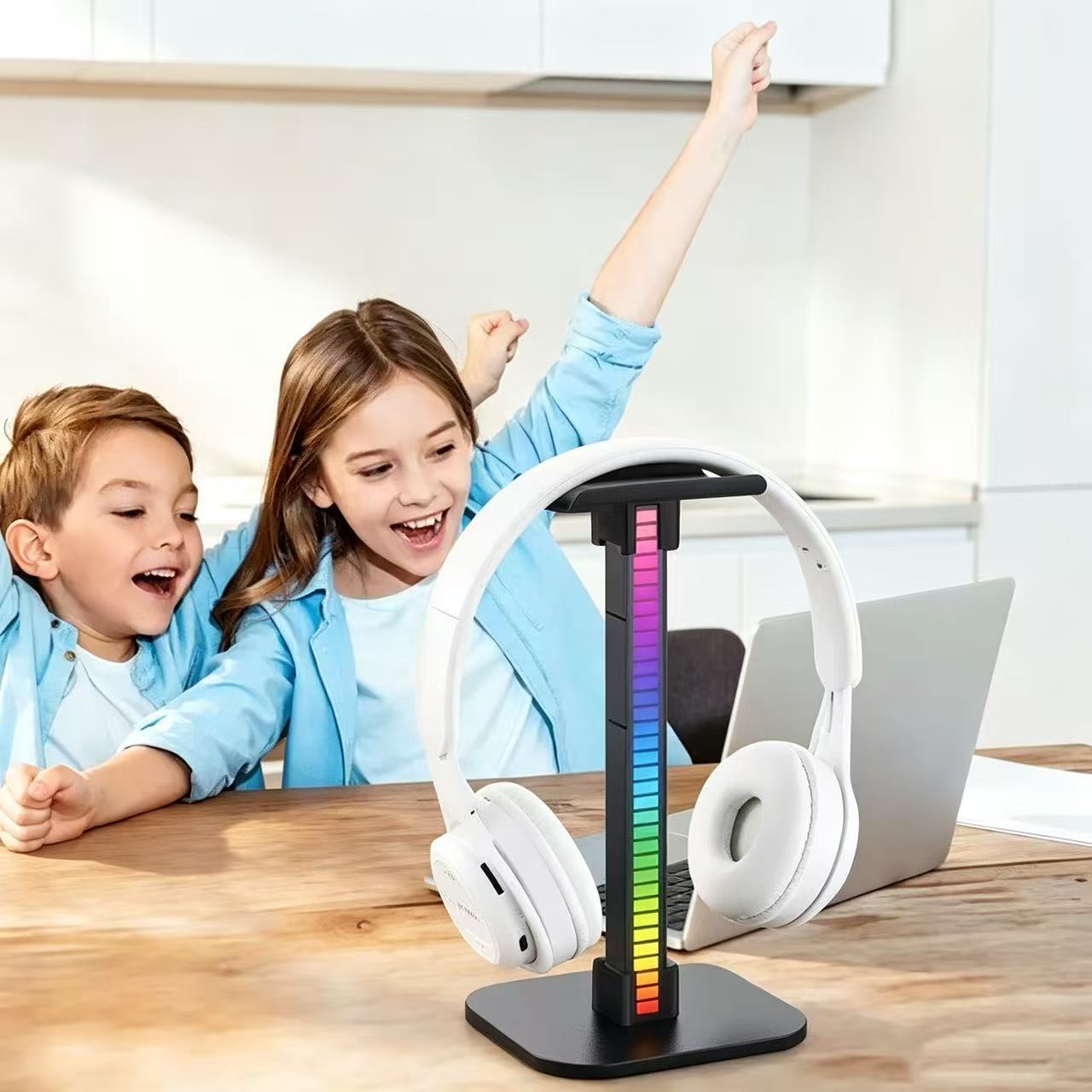 USBゲーミングヘッドホンスタンド RGBリズムライト付き  - Headset Stand Rgb のレビューと価格